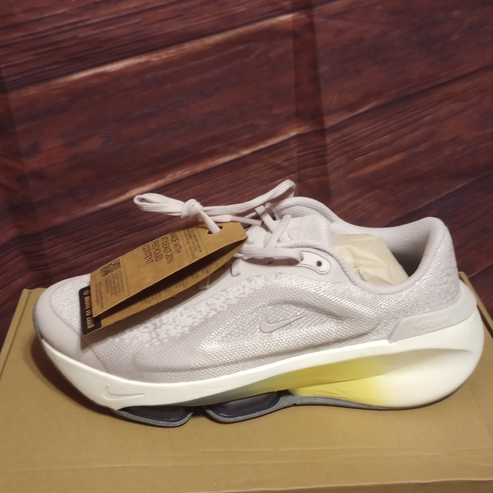 Nike Versair Sneakers
